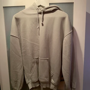 Hoodie - Mintgrön hoodie från bikbok 🤍 köparen står för frakten 