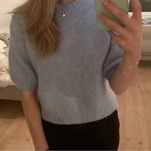 Zara blå tröja - Blå stickad tshirt, köparen står för frakten💗