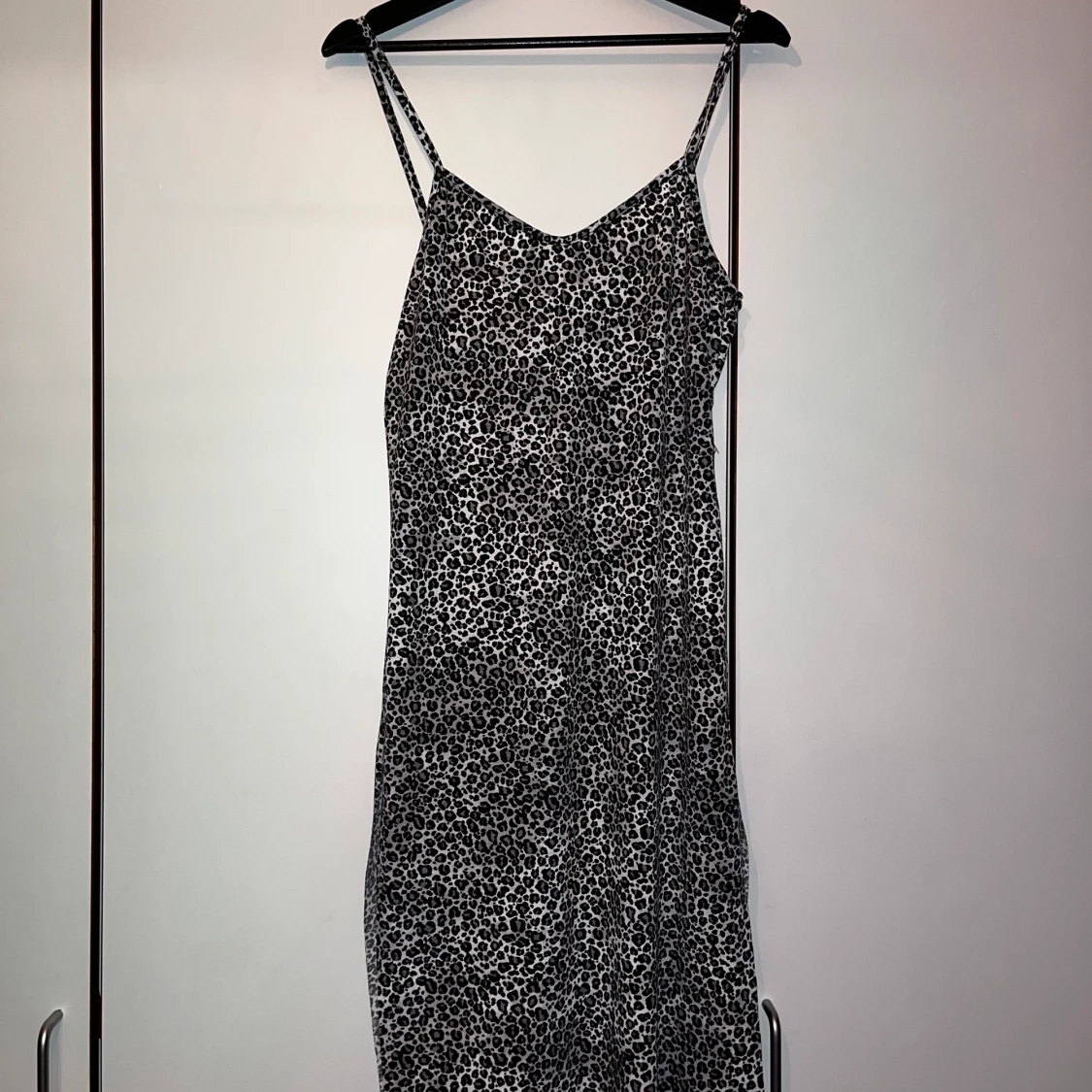 Mönstrad tight klänning - 90