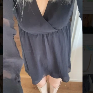 Svart klänning - Svart klänning från NAKD