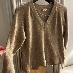 Beige stickad tröja! - Beige stickad tröja i strl S!