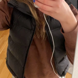 Väst - Väst från zara, storlek s. Nyskick, skriv för fler bilder 💕