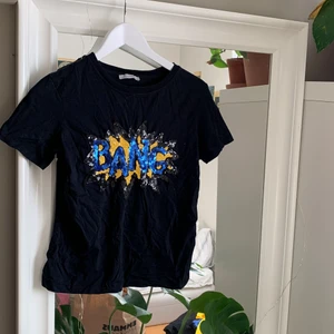 Unik cool tröja! - Super cool tröja💙 Paljetterna håller jättebra och helt hel utan fräckr🖤