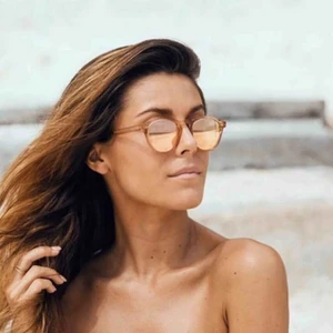 Chimi #002  Nyskick!  - Chimi #002 Färg: Guava (Rosa med ”spegelglas”) 