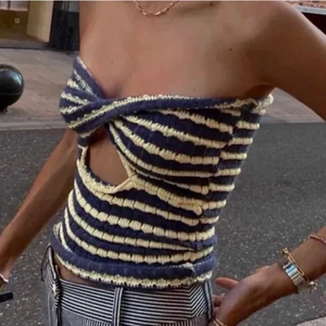 Topp - Säljer världens finaste topp!❤️ Så snygg och passar perfekt till sommaren köp direkt för 400 kr