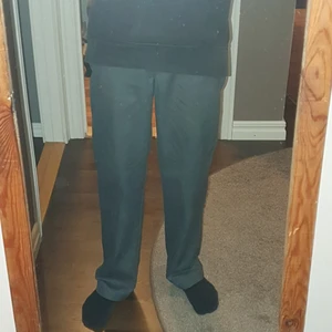 Vintage dickies byxor - 100-300kr beroende på skicket av byxan. Storlekar mellan 30×30 till 44×34. Alla byxor ser inte ut som dom på bilderna. Vissa är i bra skick och andra inte så bra. Man får prova byxorna och se till att dom är bekväma.