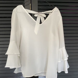 Blus  - Superfin blus!😍