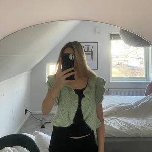 Kofta - Grön kofta från zara storlek S pris 100 kr köparen står för frakten vilket är 66 kr.⚡️✨