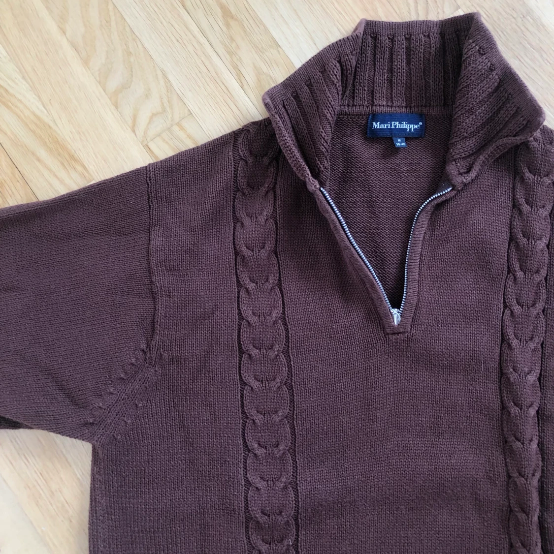 Brun tröja med krage!