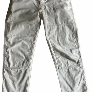 Vailent jeans som liknar carhart i stilen. Skick 10/10 Knappt använda. Storlek M