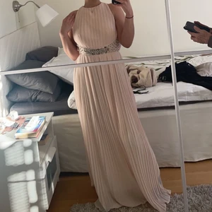 Balklänning - Superfin balklänning! Endast använd 1 gång så i topp skick🥰