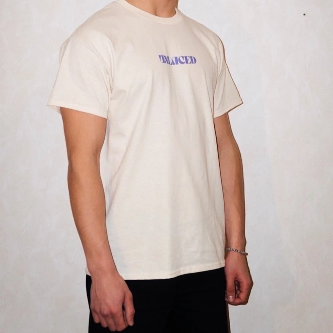 Unlaced Bas t-shirt ”A1 Cream White”