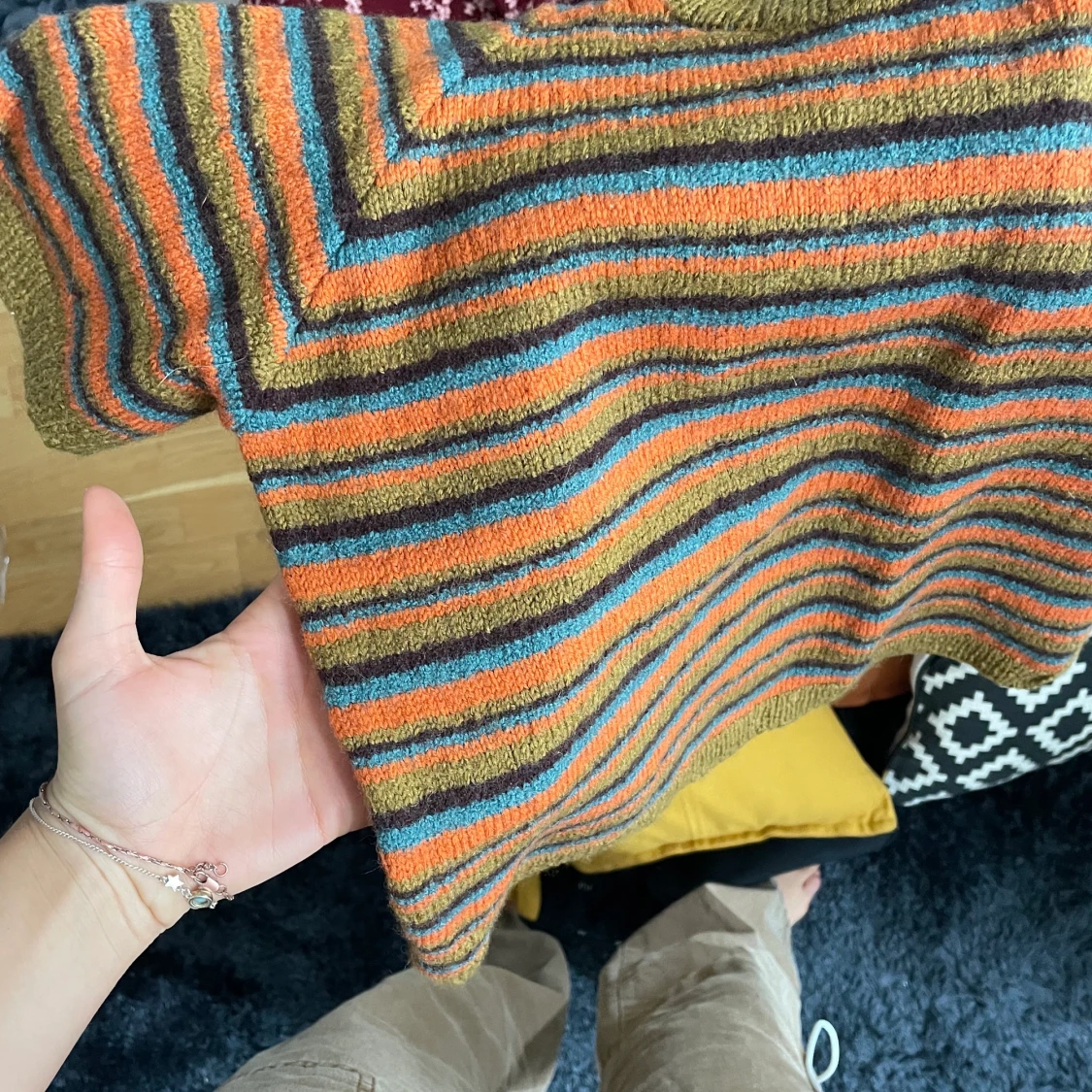 Stickad randig tröja