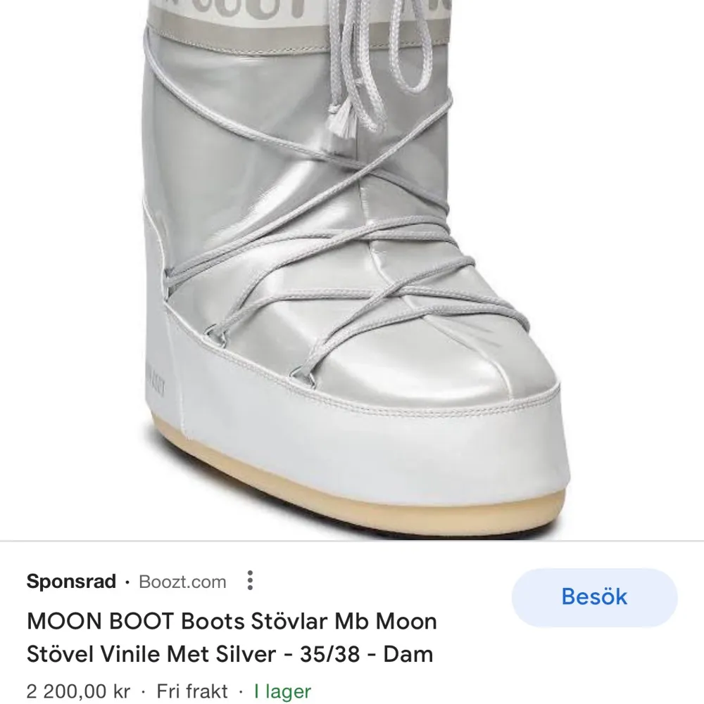 Säljer mina silvergrå moonboots som är använda 2 gånger i storlek 35-38, kommer med påsen som tillhör. Passar mig som är en 38.. Skor.