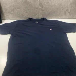 Gant T-shirt  - Säljer min gant T-shirt för att den har blivit för liten    Skick 8/10   Swish eller kontant    Skickas ej