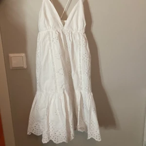 Zara kläning - Vit fin zara klänning 