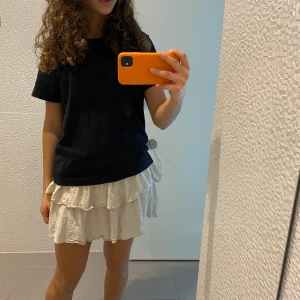 Kjol - Linnekjol som är jätte skön och fin.