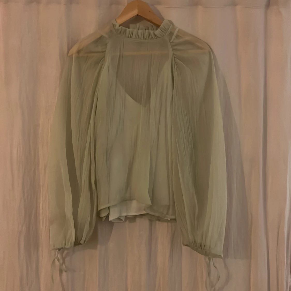 Transparent blus från ”Just Female ”