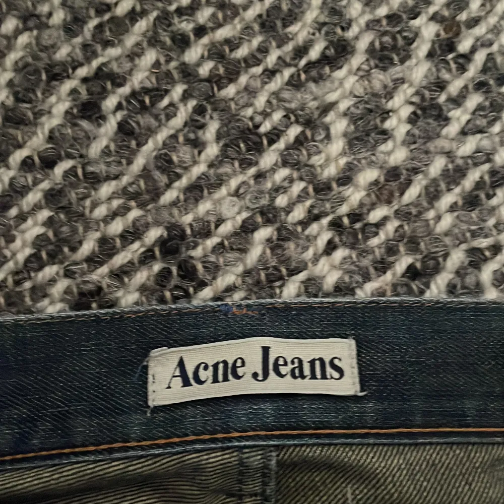 Nu är det dags för mig att sälja mina acne jeans i storlek 27/30. Jag fick de av min morbror men jeansen var för små för både mig och honom och är därav anledningen till att jag säljer dessa. Om ni är intresserade av fler bilder är det bara att skriva!. Jeans & Byxor.