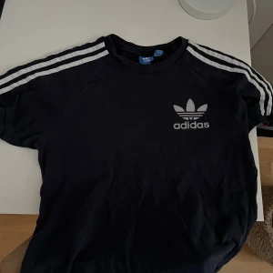 Old school adidas - Old school adidaströja köpt i Amsterdam