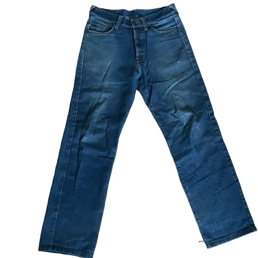  baggy evisu jeans med rosa tryck med vitt broderi💅 size 30-32/32 cond 9/10 💟💟💟💟💟. Jeans & Byxor.