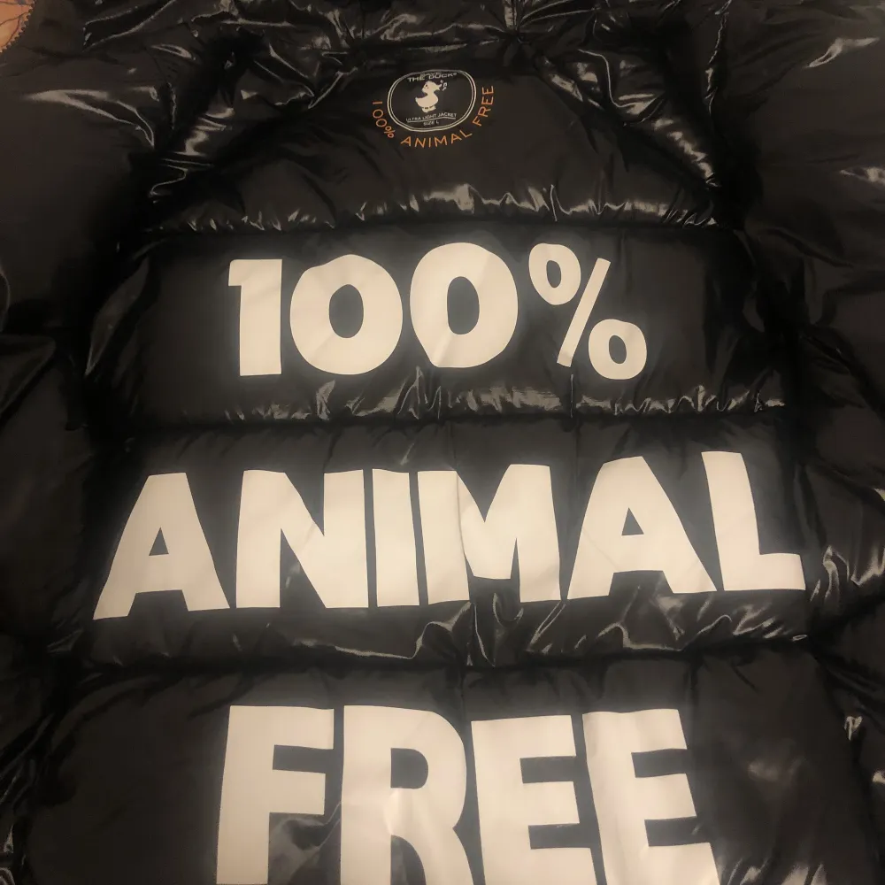 Helt oanvänd. Original. Size L. Inköpspris 3000. Takit.
