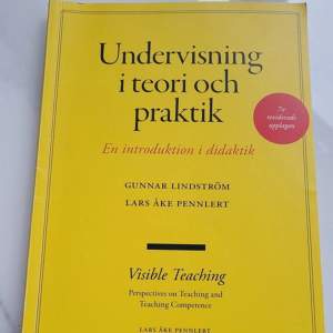 Jag hade råkat köpa två styckna från adlibris och båda är oanvända alltså så gott som nya. De kostar 253 kr styck men säljer de för 150 styck, tillsammans 350kr.  