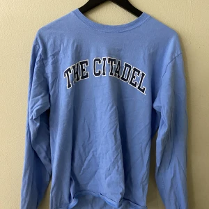 Vintage champion långärmad tröja - Vintage långärmad tröja  - Storlek M  - bra skick  - pris 150kr+ frakt 