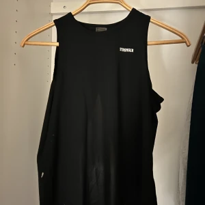 Träningströja - Tränings linne med öppen rygg 