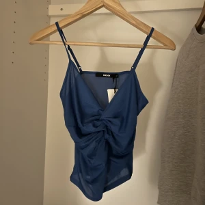 Topp från Bikbok  - Topp från bikbok, endast testad. 