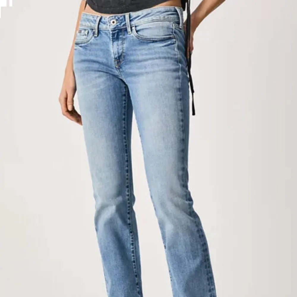 Säljer mina pepe jeans i modellen ”Piccadilly” dom är använda fåtal gånger utan några defekter.. Jeans & Byxor.