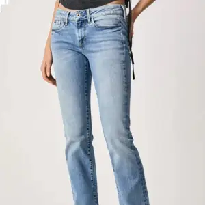 Säljer mina pepe jeans i modellen ”Piccadilly” dom är använda fåtal gånger utan några defekter.