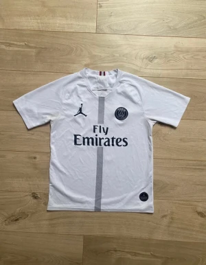 PSG Tröja - Storlek M Fri frakt!