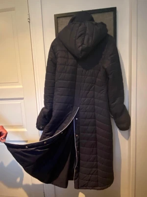 Uhip kappa - Jättefin Uhip kappa storlek 38 Funkar lika bra att rida med som att ha i stallet. Den är jättefint skick!