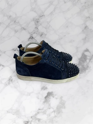 Christian Louboutin junior spikes sneakers - Storlek 41 skick väldigt bra!