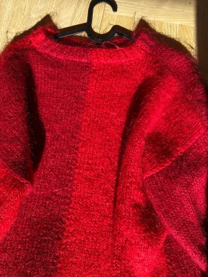 Röd stickad oversized tröja - Röd stickad tröja, storlek S/M