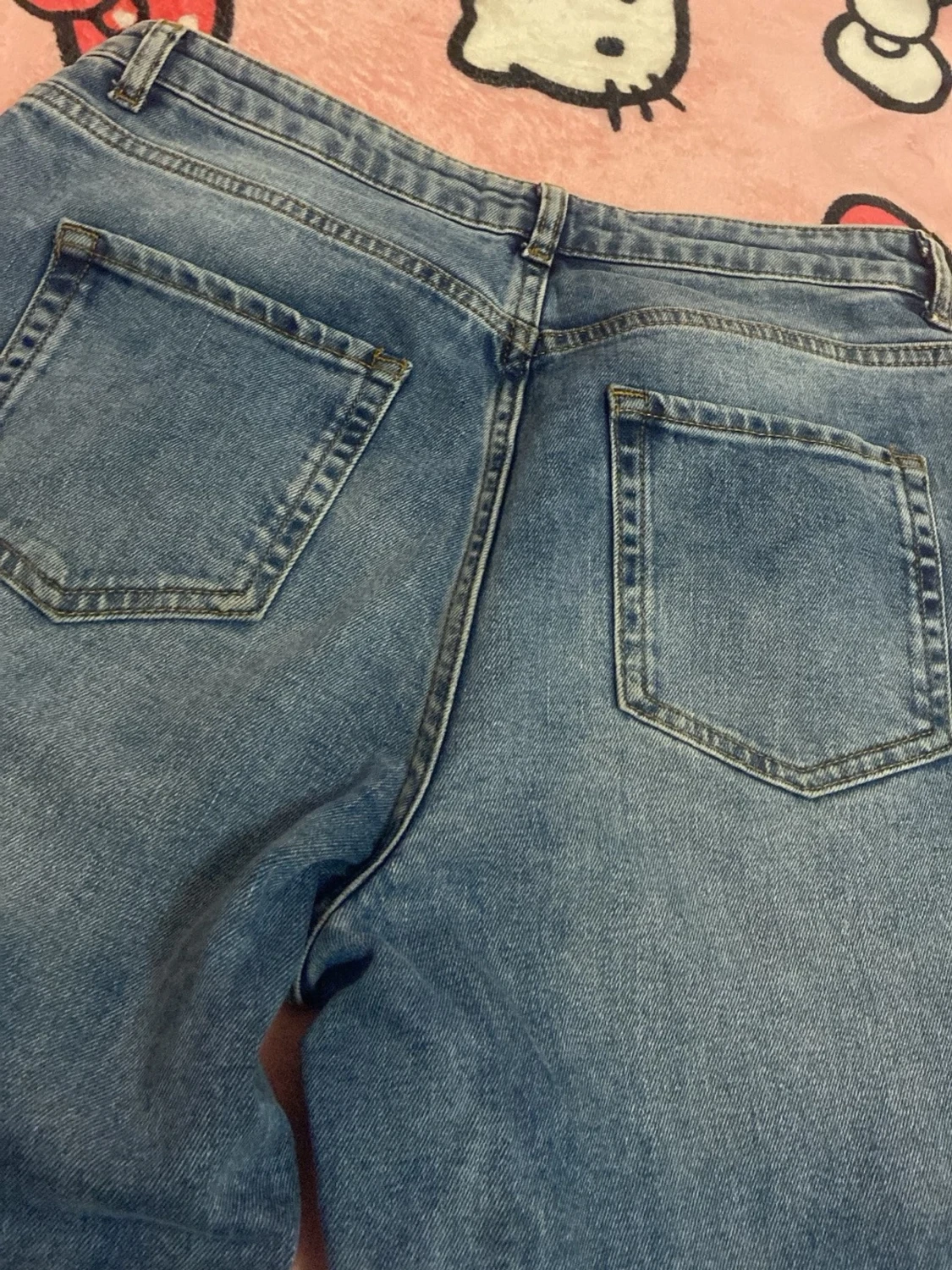 Blåa bootcut jeans med vintagekänsla - 3