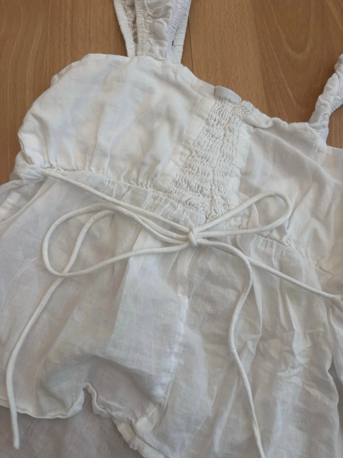 Vit linnetopp med knytband - 2