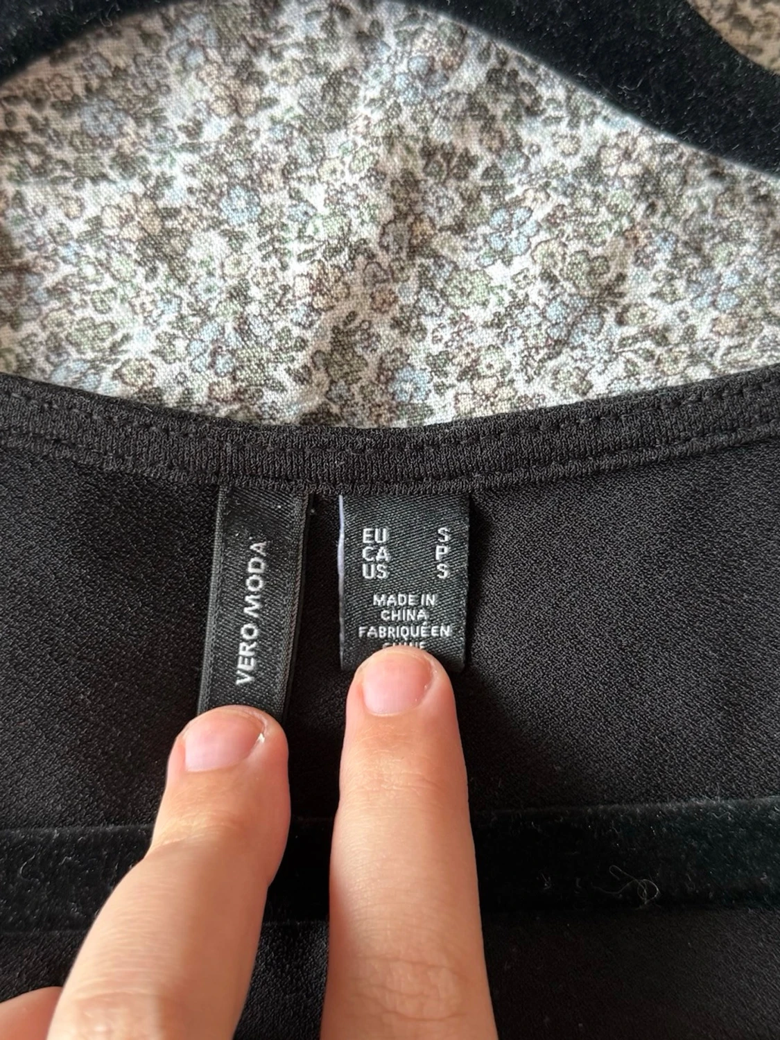 Svart omlottopp från Vero Moda - 1