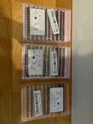 Individuella svarta fransar i ask - 70kr/st