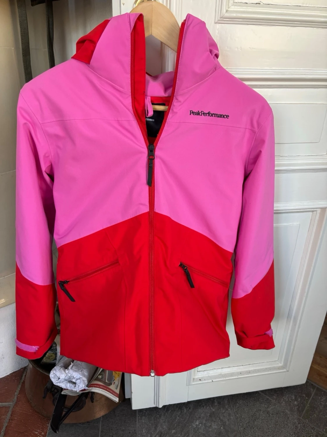 Peak Performance rosa/röd jacka 