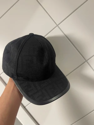 Fendi keps - Helt ny, onesize, alltid 1-3 dagars leveranstid