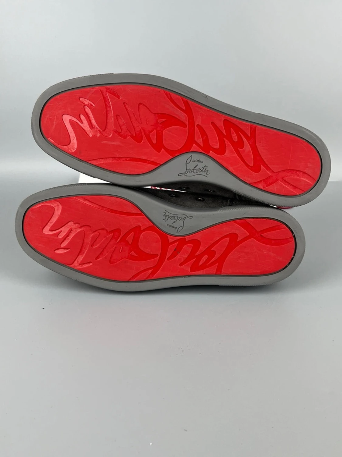 Gråa Louboutin Skor Med Silverfärgade Spikar - 4