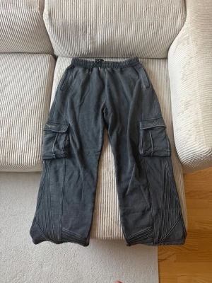Youngla Batman Joggers - Sjukt feta byxor från Youngla:s Batman kollektion
