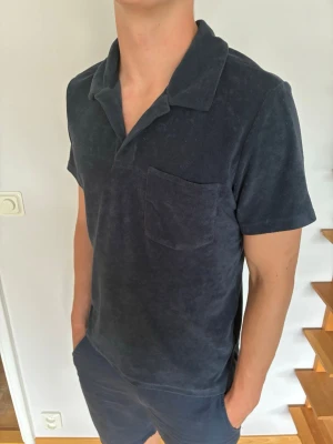 Studio total Frotté piké - Studio total Frotté piké|Pris:149kr|Storlek:M, modell: 188 cm| Skick: 9/10, mycket bra|Hör av dig vid minsta lilla fundering eller fråga| 