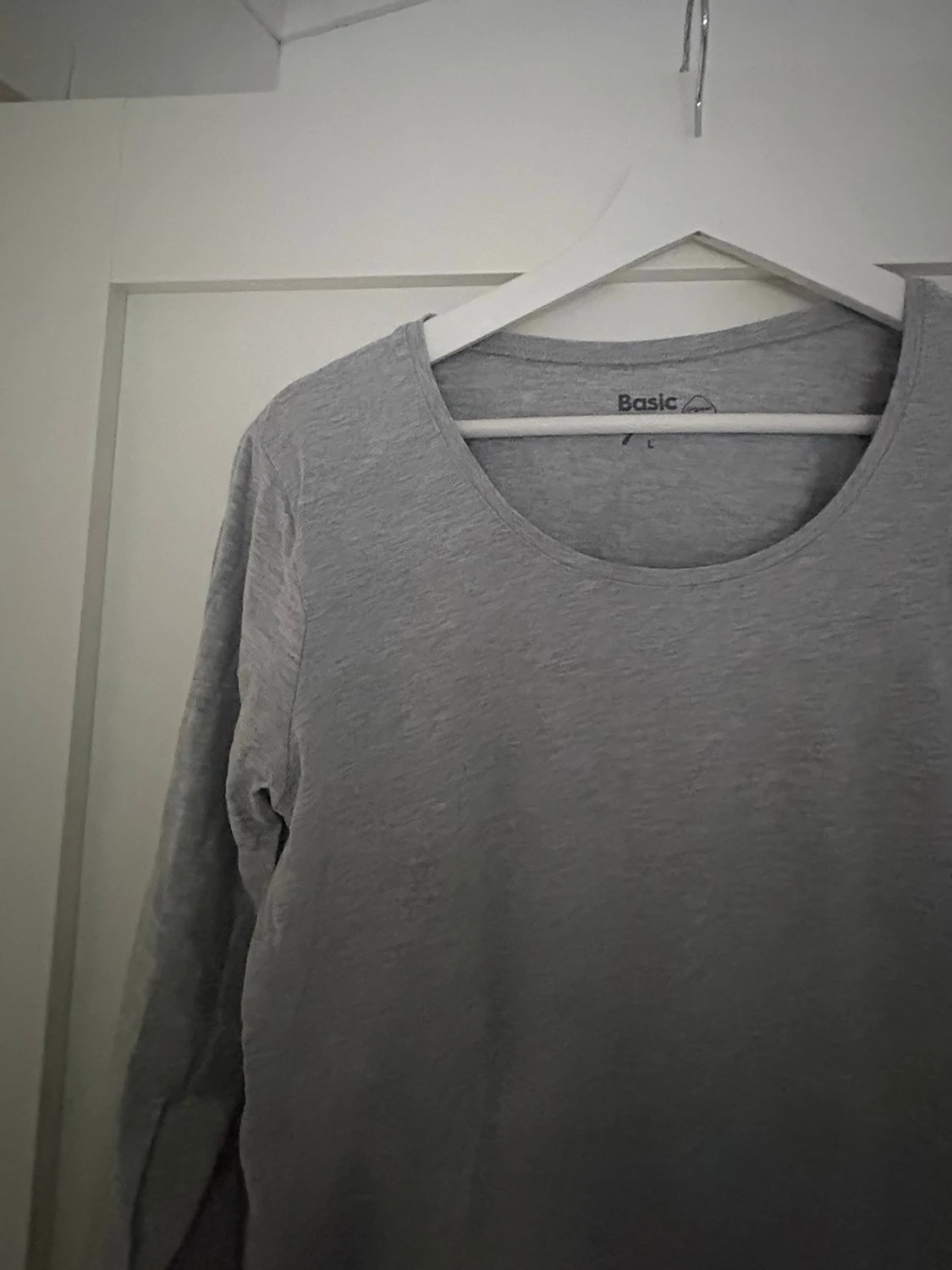 Grå långärmad topp från Basic - 1