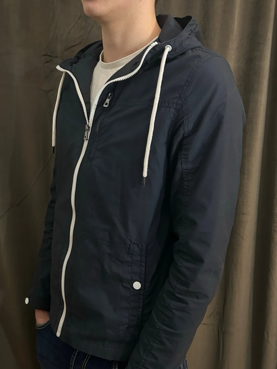 Mörkblå vindjacka med huva - 1