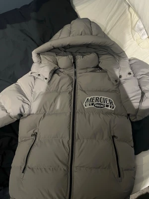 Mercier jacka S - Jackan är aldrig använd. Köpte men gillade inte den. 