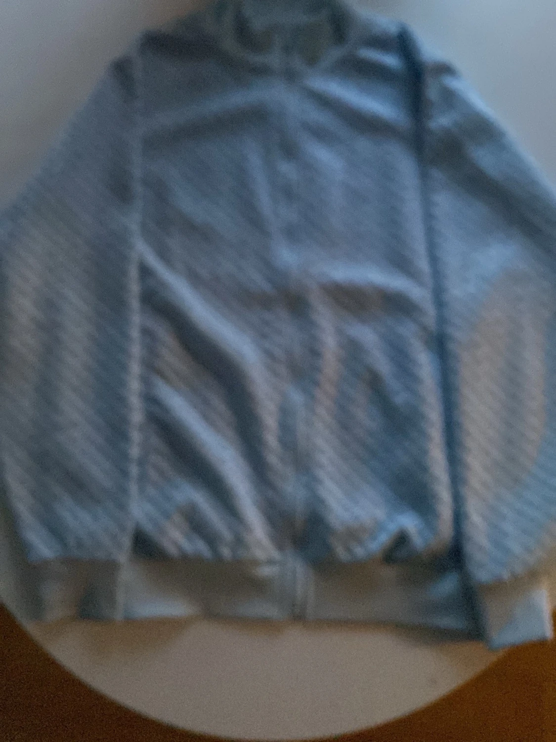 Blå hoodie med dragkedja och tryck - 1