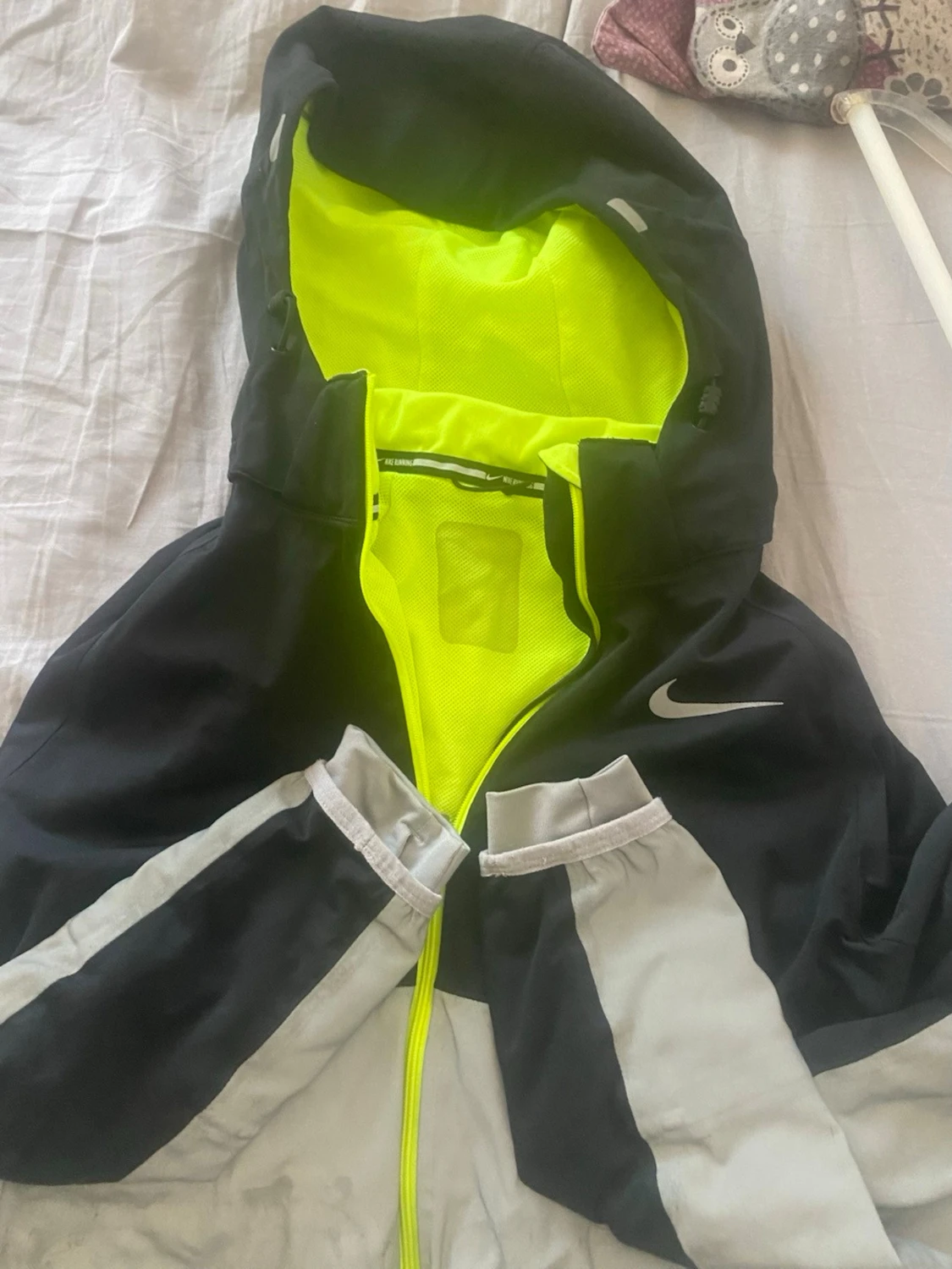 Nike vindjacka svart/vit/gul - 1